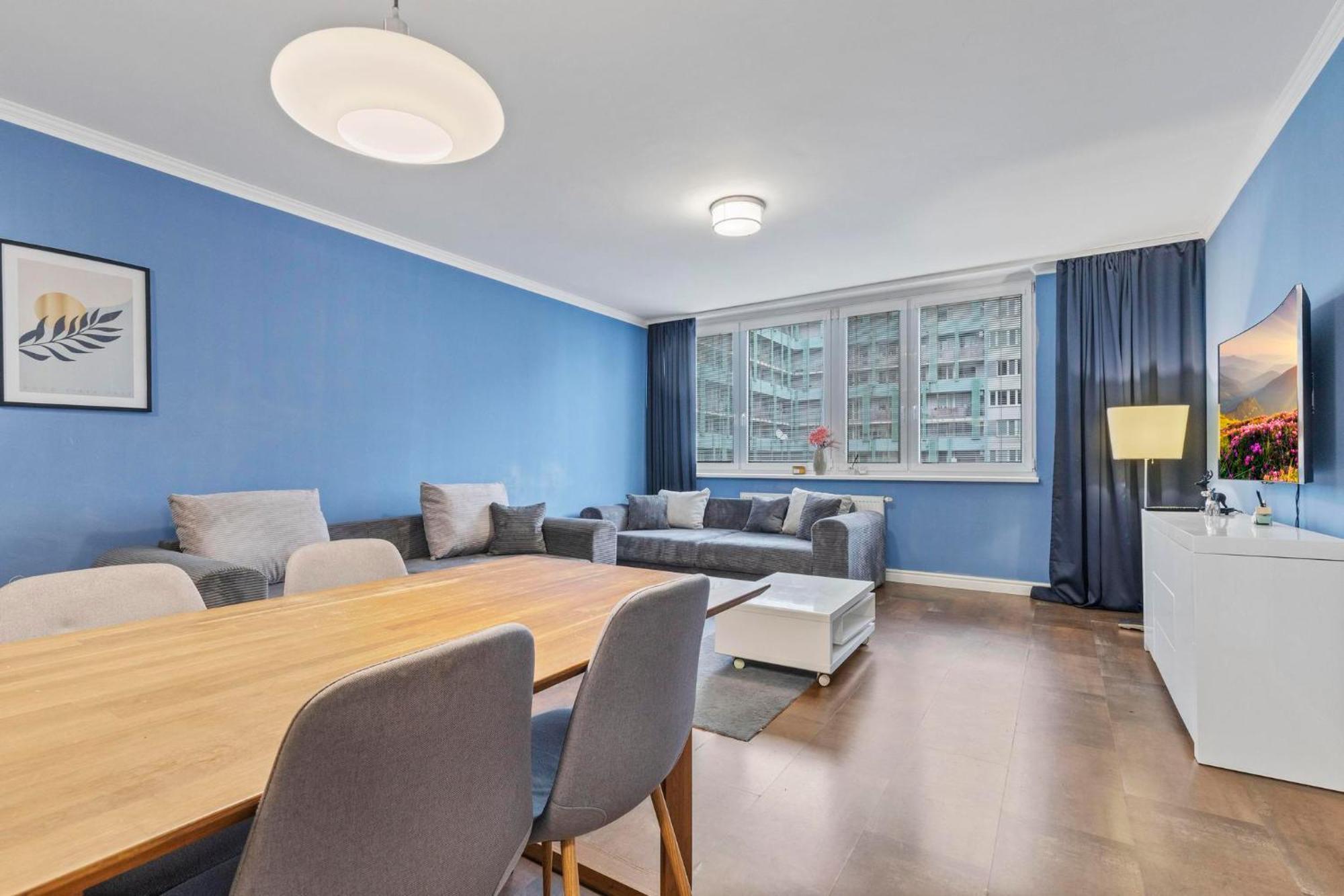 Tomato Apartment - With Free Parking Bratislava Exterior foto